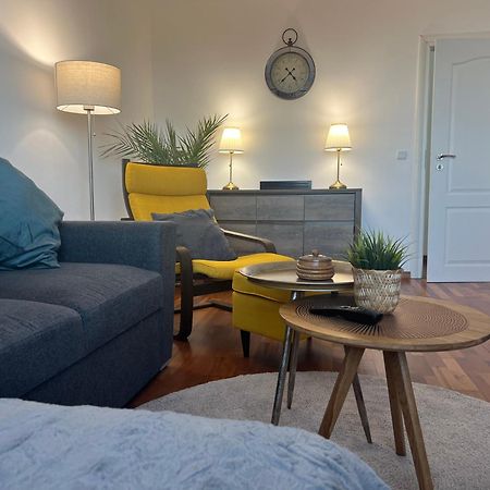 Kakavanen'S Sea View Apartment 발치크 외부 사진