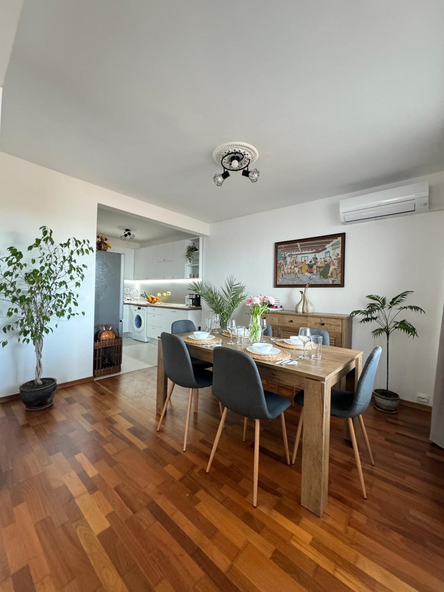 Kakavanen'S Sea View Apartment 발치크 외부 사진