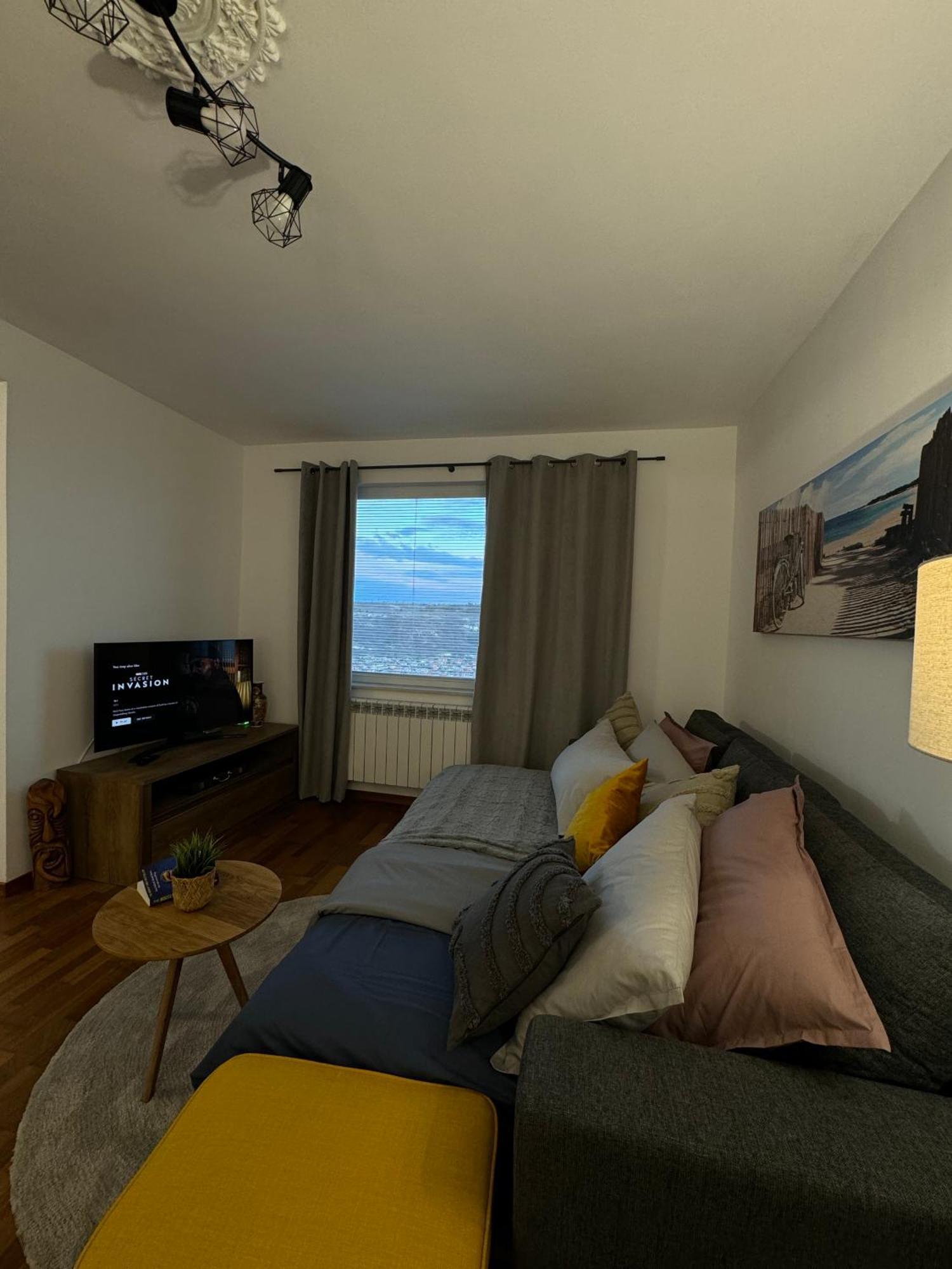 Kakavanen'S Sea View Apartment 발치크 외부 사진