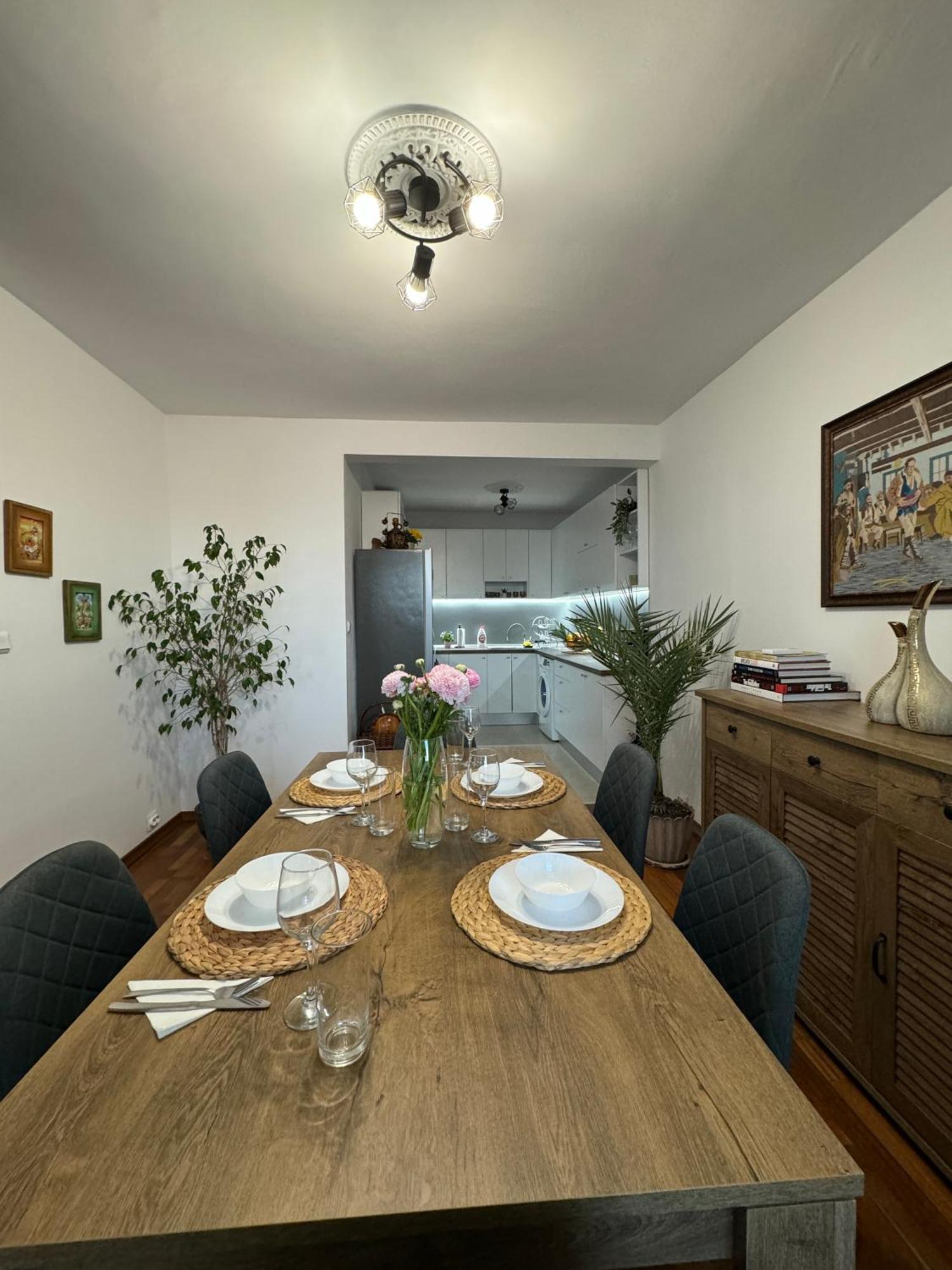 Kakavanen'S Sea View Apartment 발치크 외부 사진