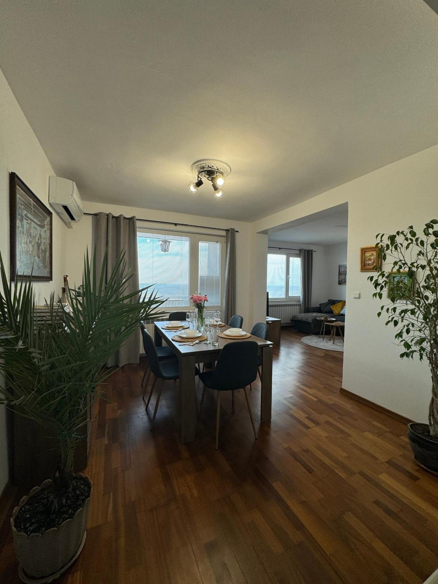 Kakavanen'S Sea View Apartment 발치크 외부 사진