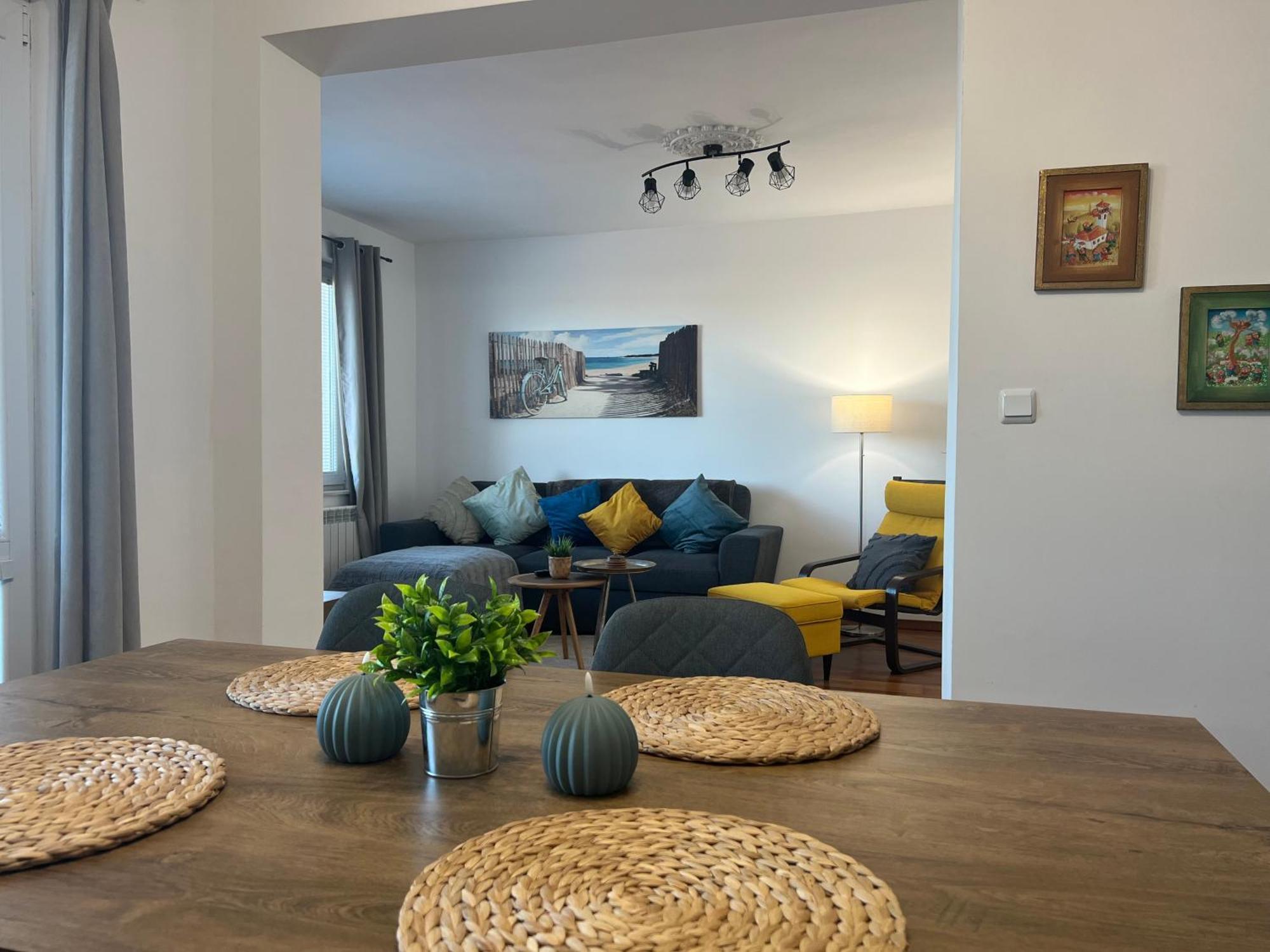 Kakavanen'S Sea View Apartment 발치크 외부 사진